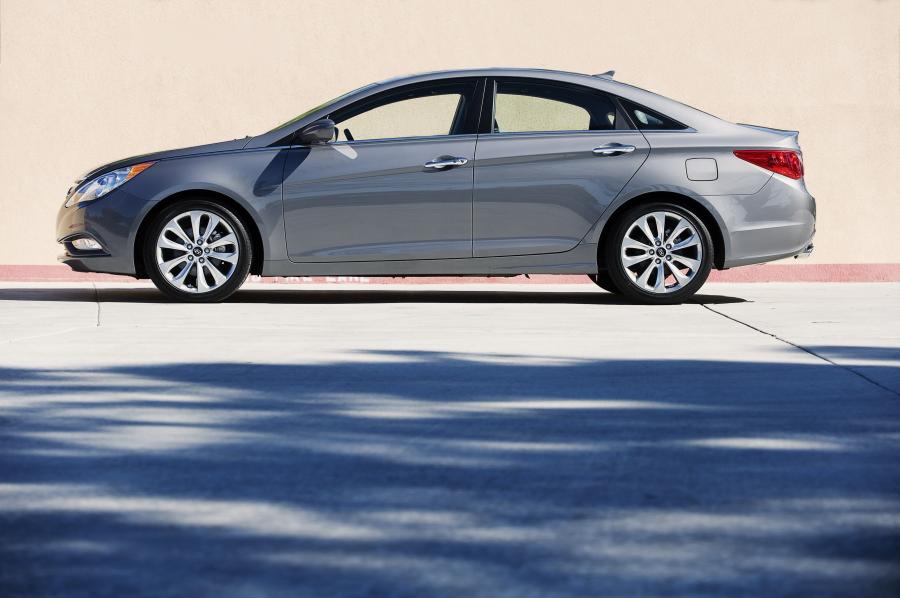  Hyundai Sonata 2010 года  (фото 37 из 162)
